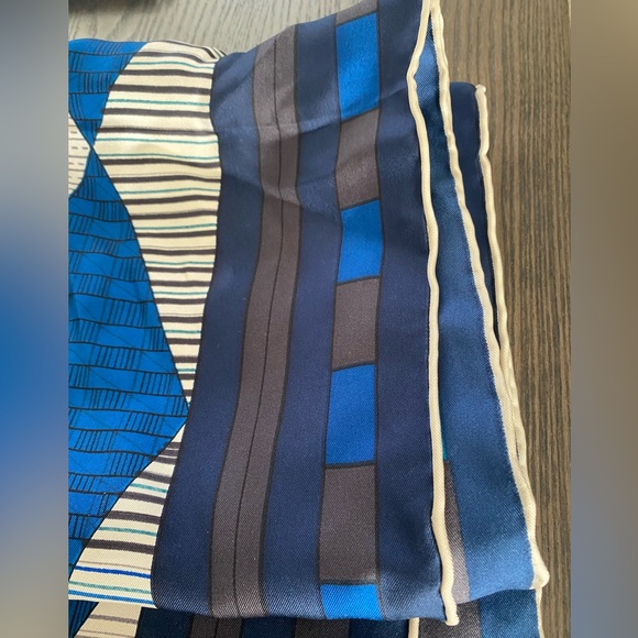 HERMES Patchwork Horse Silk Shawl Scarf - Picture 7 of 11